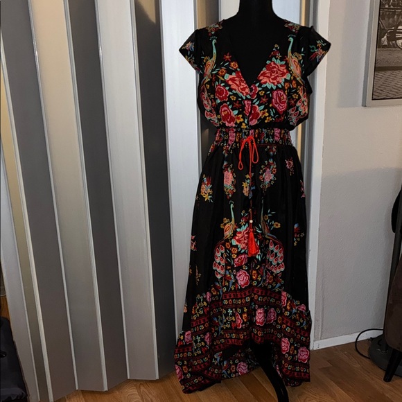 no brand Dresses & Skirts - Vibrant Floral Maxi Dress